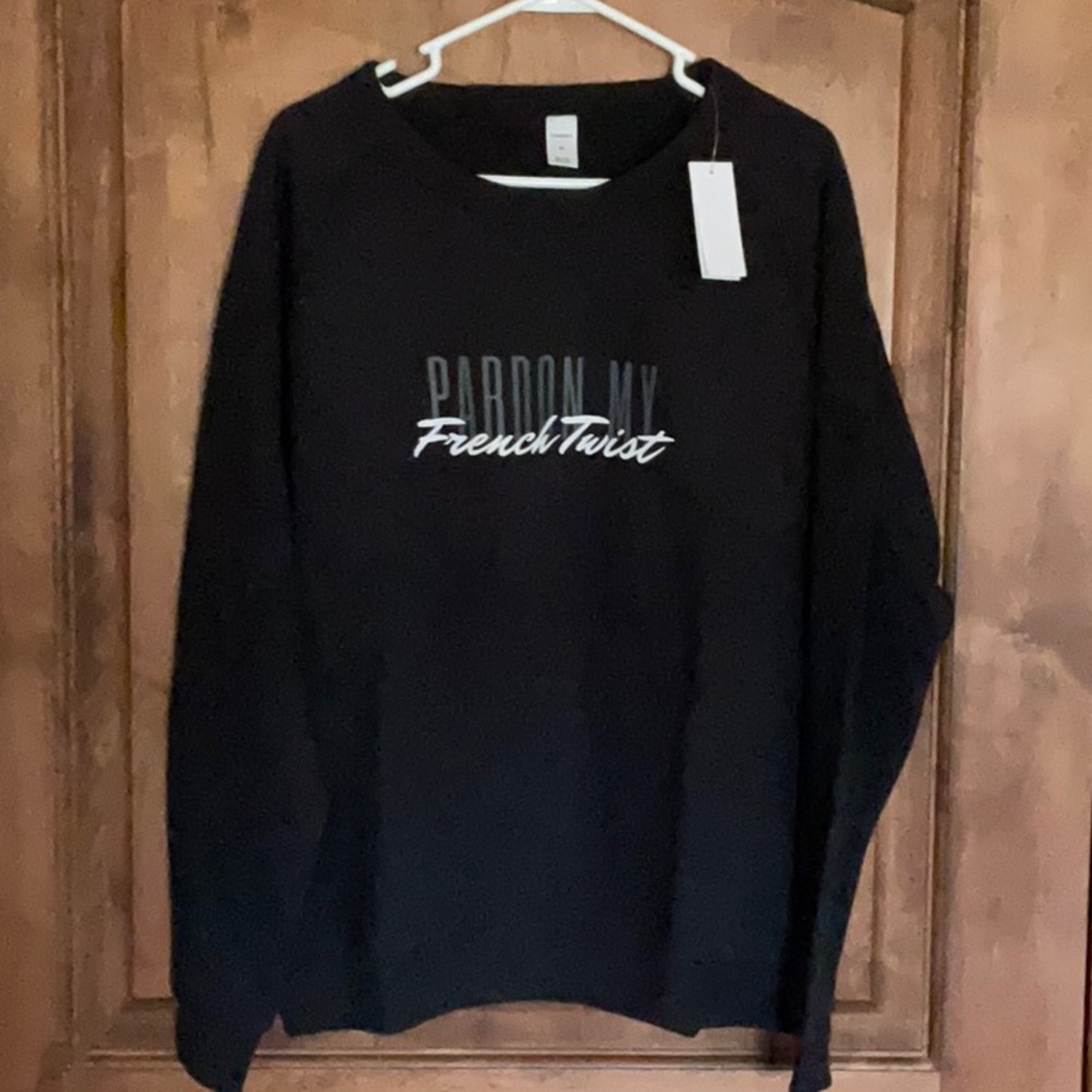 Lagree Pardon My French Twist Sweatshirt.  Size XL.  Charcoal.  NWT.